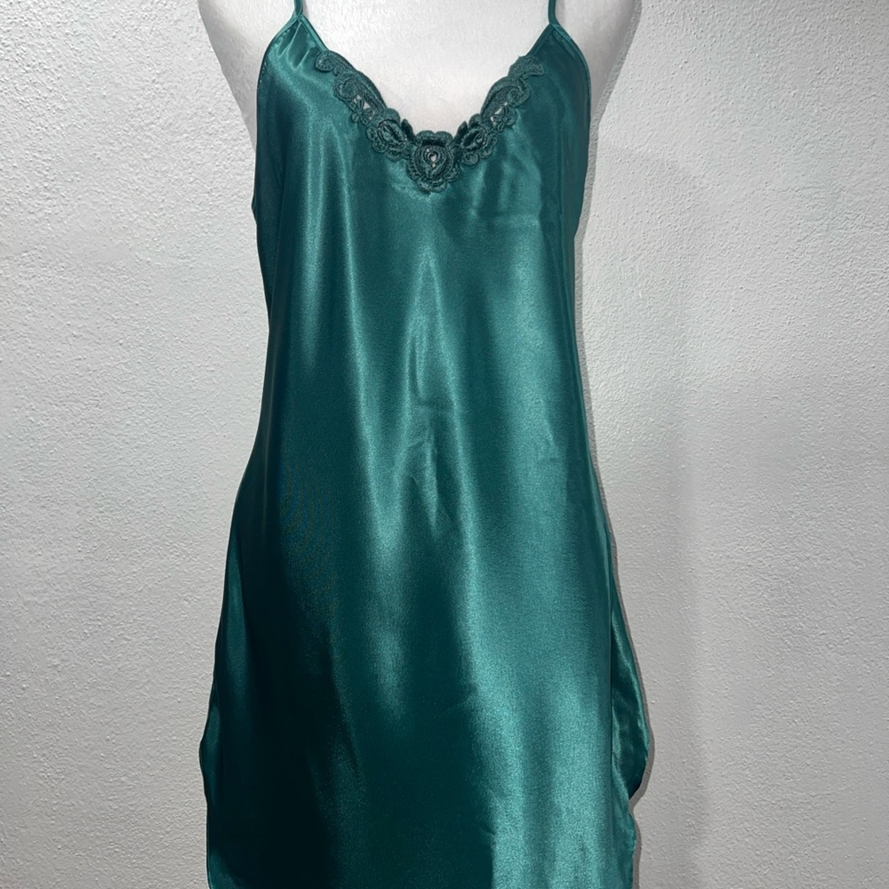 Intimate moods Elegant‎ Teal Satin dress vintage